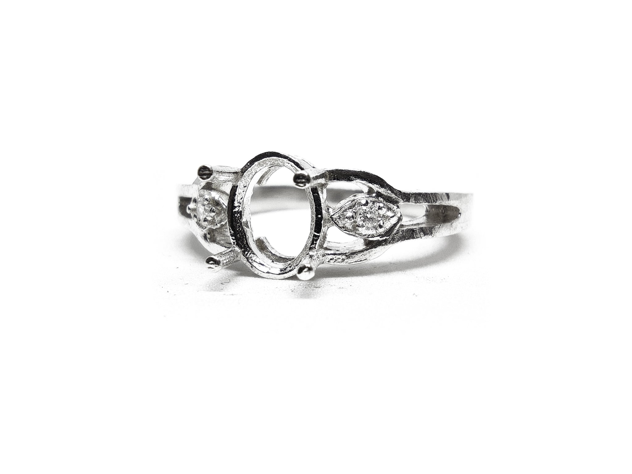 925 Silver 6x8 mm Oval Ring Blanks 925 Silver 6x8 mm Oval Ring Blanks Band Simple Solitaire 6x8 mm Oval Ring Setting