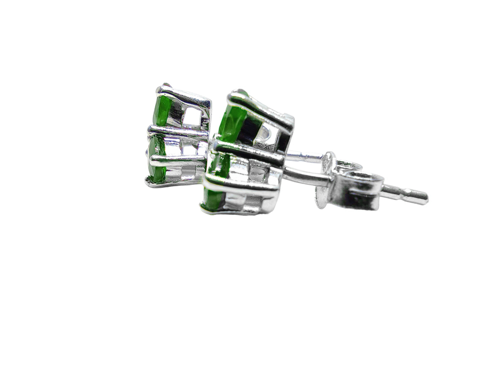 Natural Emerald Ear Studs Genuine Emerald Flower Ear Studs May Birthstone Emerald Stud Earrings 925 Silver Emerald Birthstone Ear Stud Green Emerald EarStud