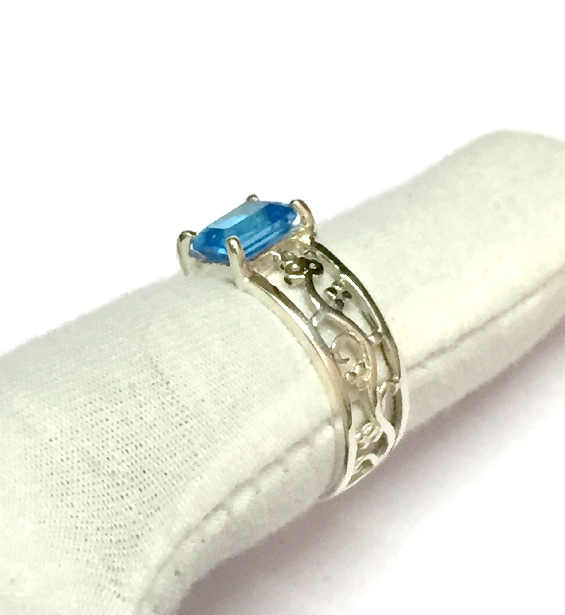 Beautiful Blue Topaz Ring Vintage Floral Ring Topaz Vintage Ring Anniversary Ring Natural Blue Topaz Ring Sky Blue Topaz