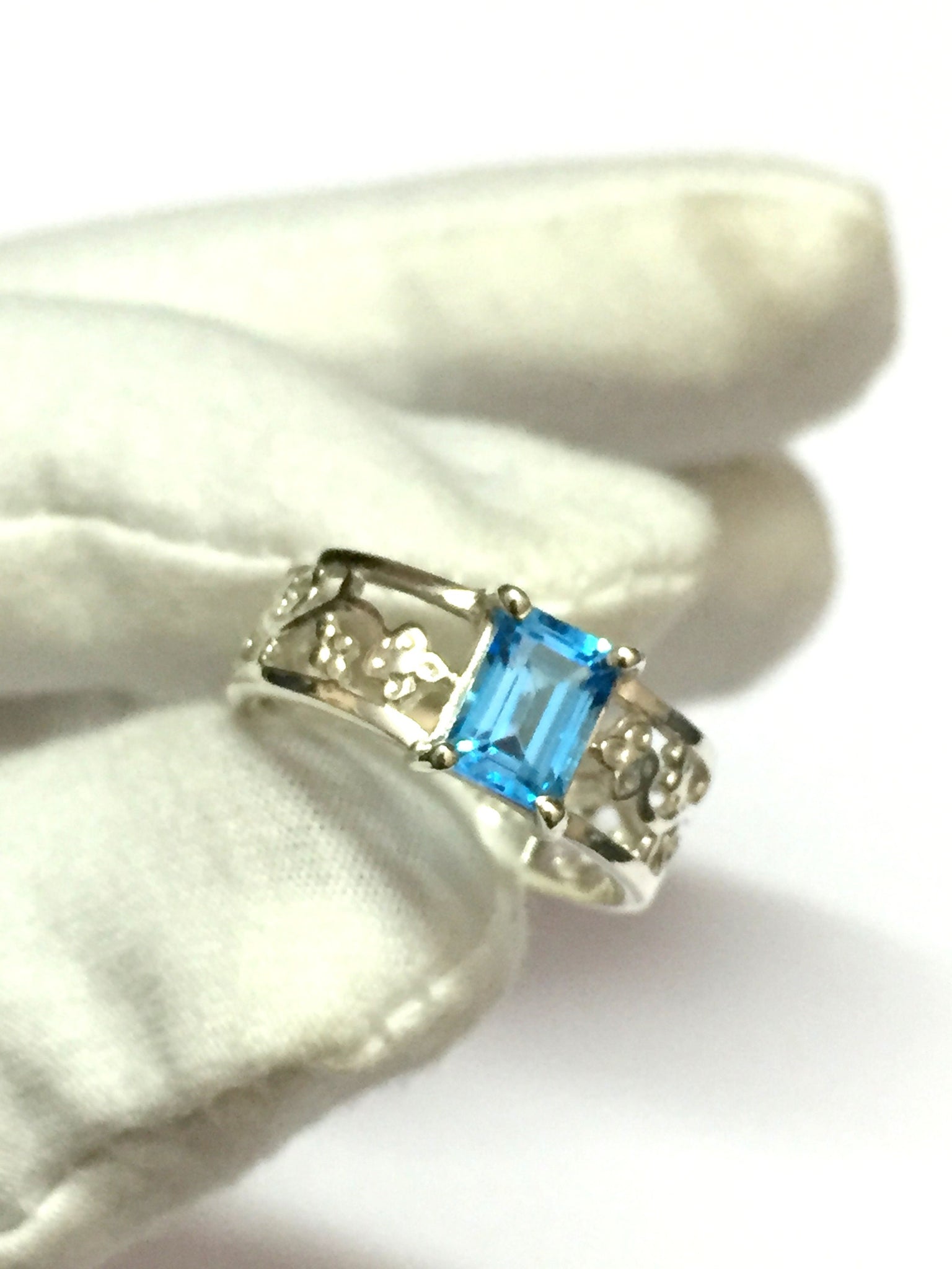 Beautiful Blue Topaz Ring Vintage Floral Ring Topaz Vintage Ring Anniversary Ring Natural Blue Topaz Ring Sky Blue Topaz