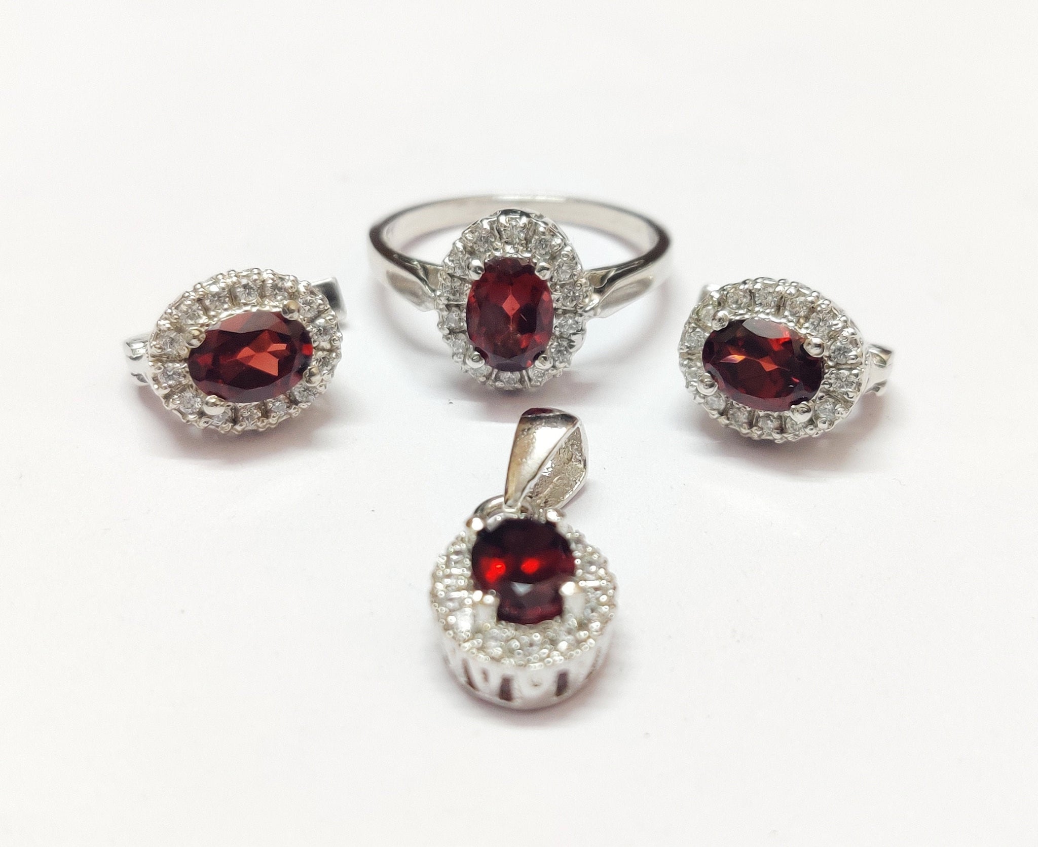 Silver Red Garnet Jewelry Set Garnet Cluster Jewelry Set 3.2 Ct Natural Garnet 5x7 mm Oval January Birthstone Set Jewelry Set For Mother