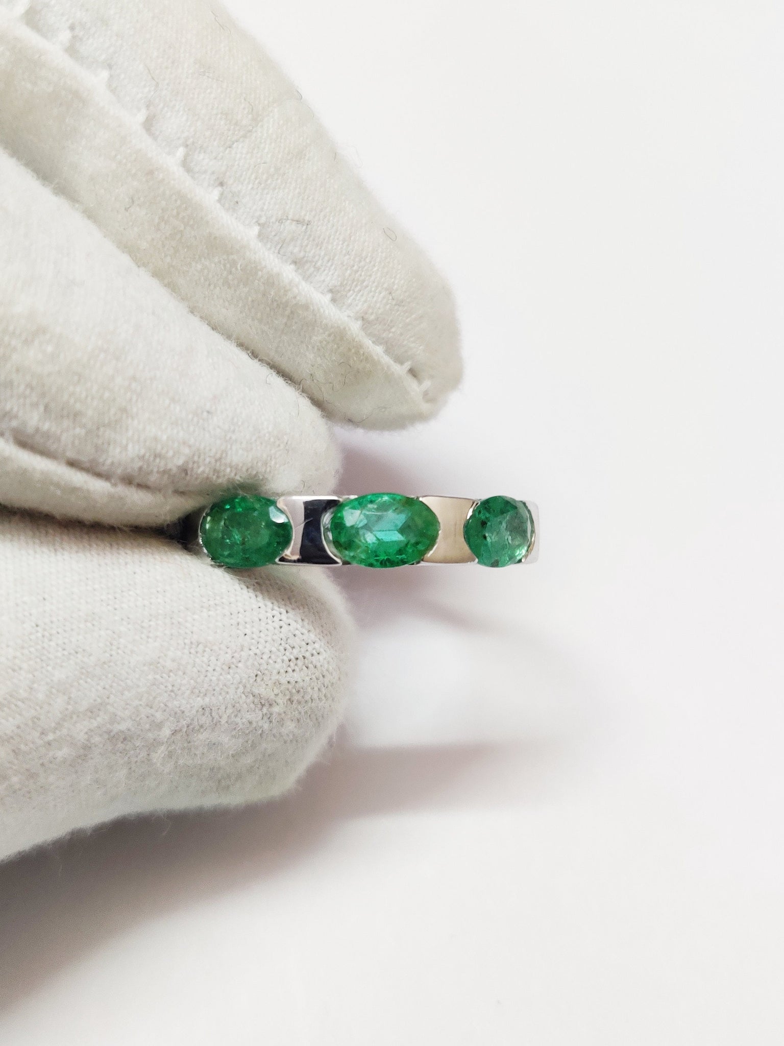 Silver Emerald Ring Men 1.5 Ct High Quality Emerald Band 4x6 mm Oval Emerald Ring 3 Stone Emerald Ring 925 Sterling Silver Mens Emerald Ring