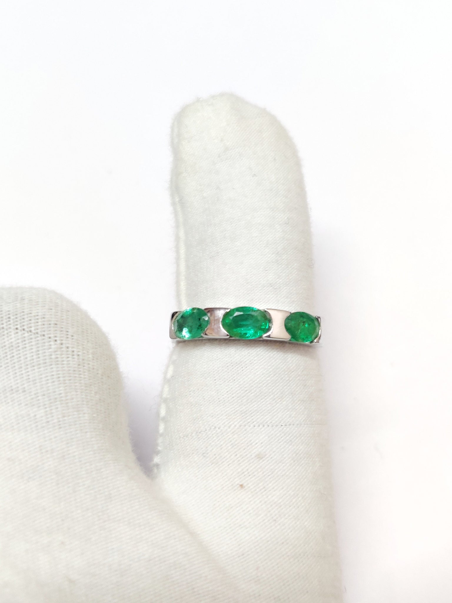 Silver Emerald Ring Men 1.5 Ct High Quality Emerald Band 4x6 mm Oval Emerald Ring 3 Stone Emerald Ring 925 Sterling Silver Mens Emerald Ring