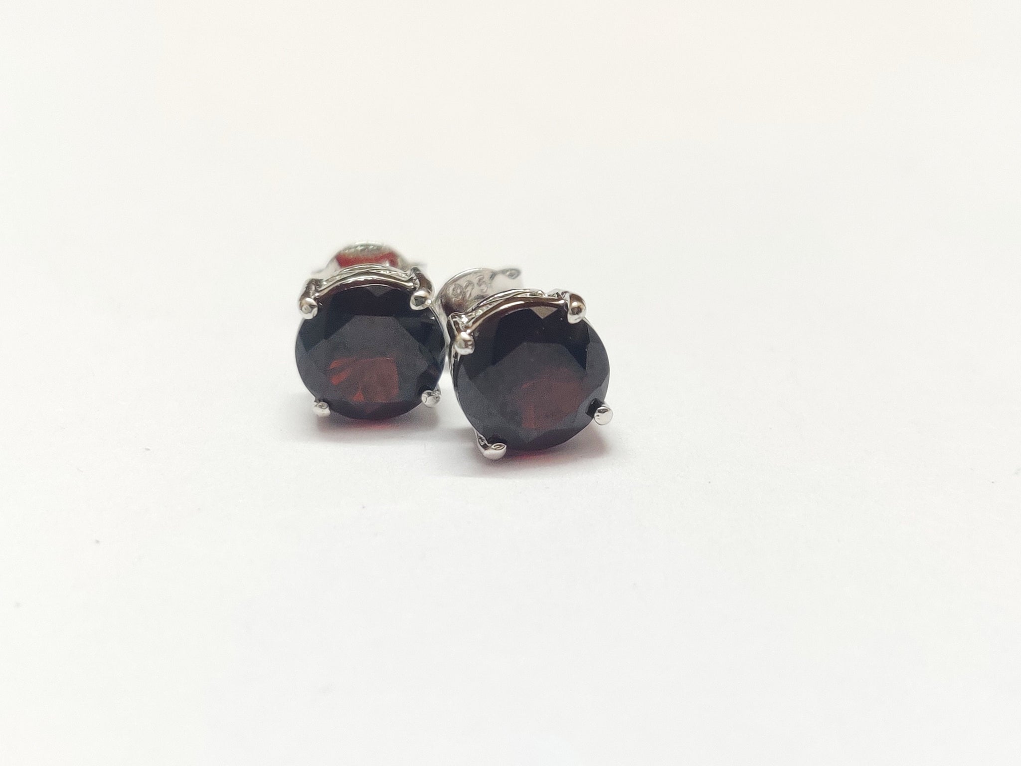 Garnet Stud Earrings Silver Garnet Ear Studs 7 mm Round 2.5 Ct Garnet Studs Red Stone Ear Studs Minimalist Ear Studs Birthstone Stud Earring