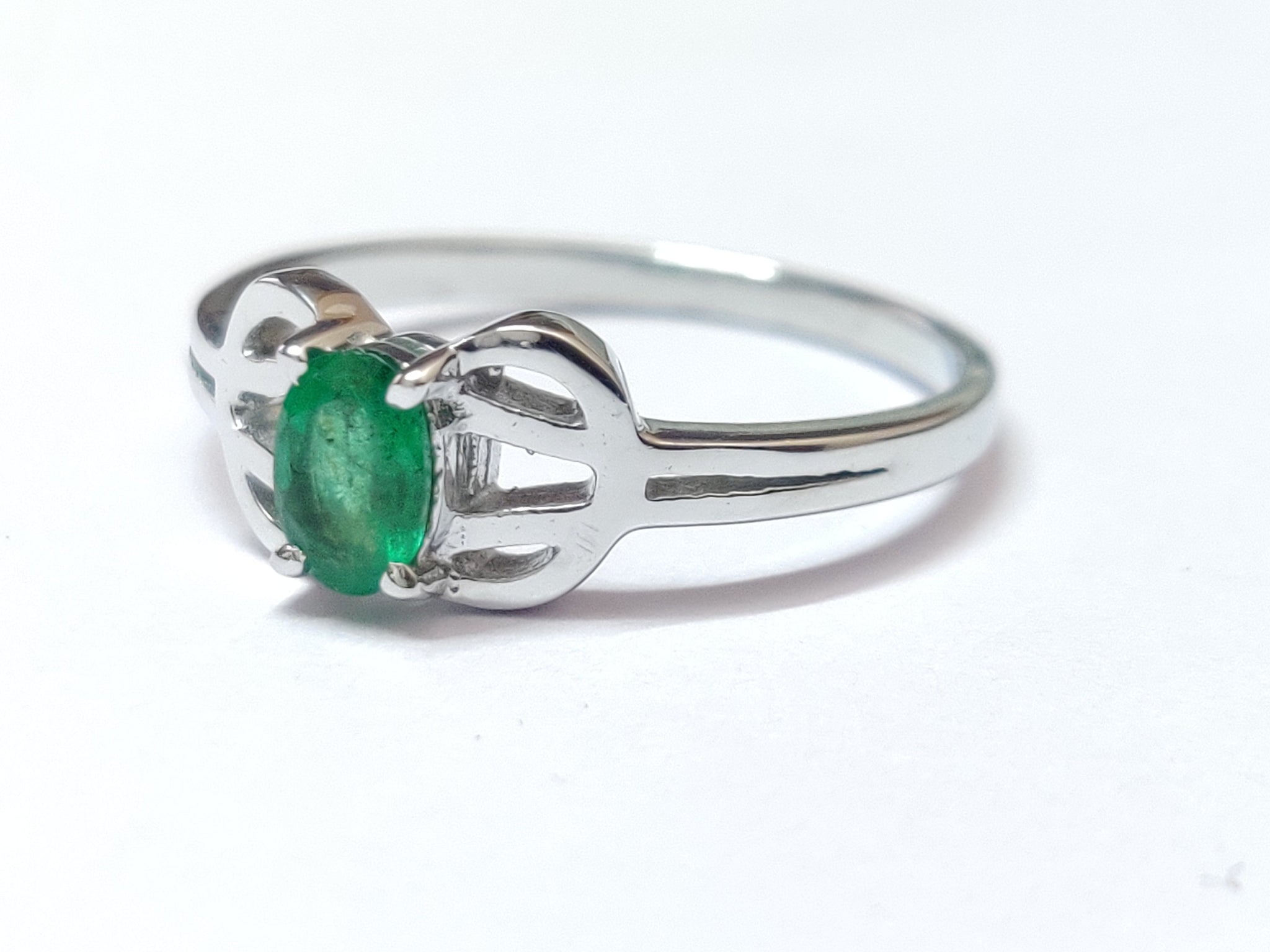 Tiny Emerald Ring Silver Emerald Dainty Ring 0.5 Ct Emerald  Genuine Emerald Ring Natural Emerald Ring 4x6 mm Oval Emerald Ring For Women