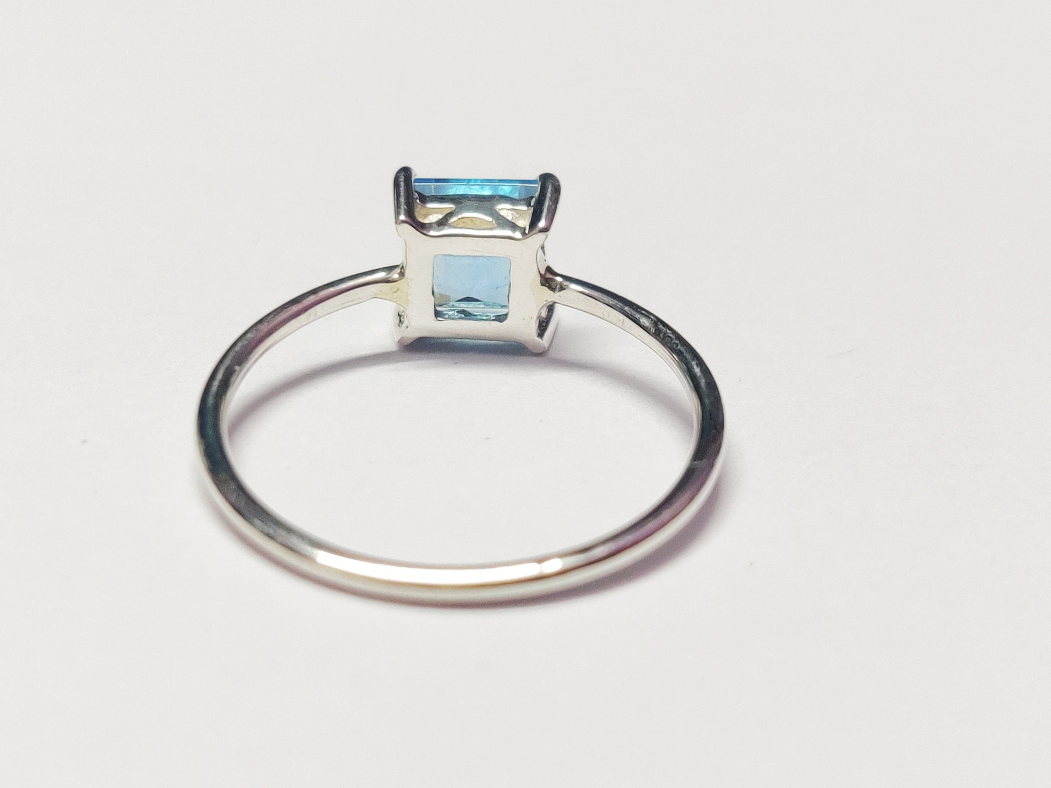 Silver Swiss Blue Topaz Ring Natural Swiss Blue Topaz Band 1.75 Ct Swiss Topaz Ring Swiss Topaz Dainty Ring Swiss Topaz Stacking Ring