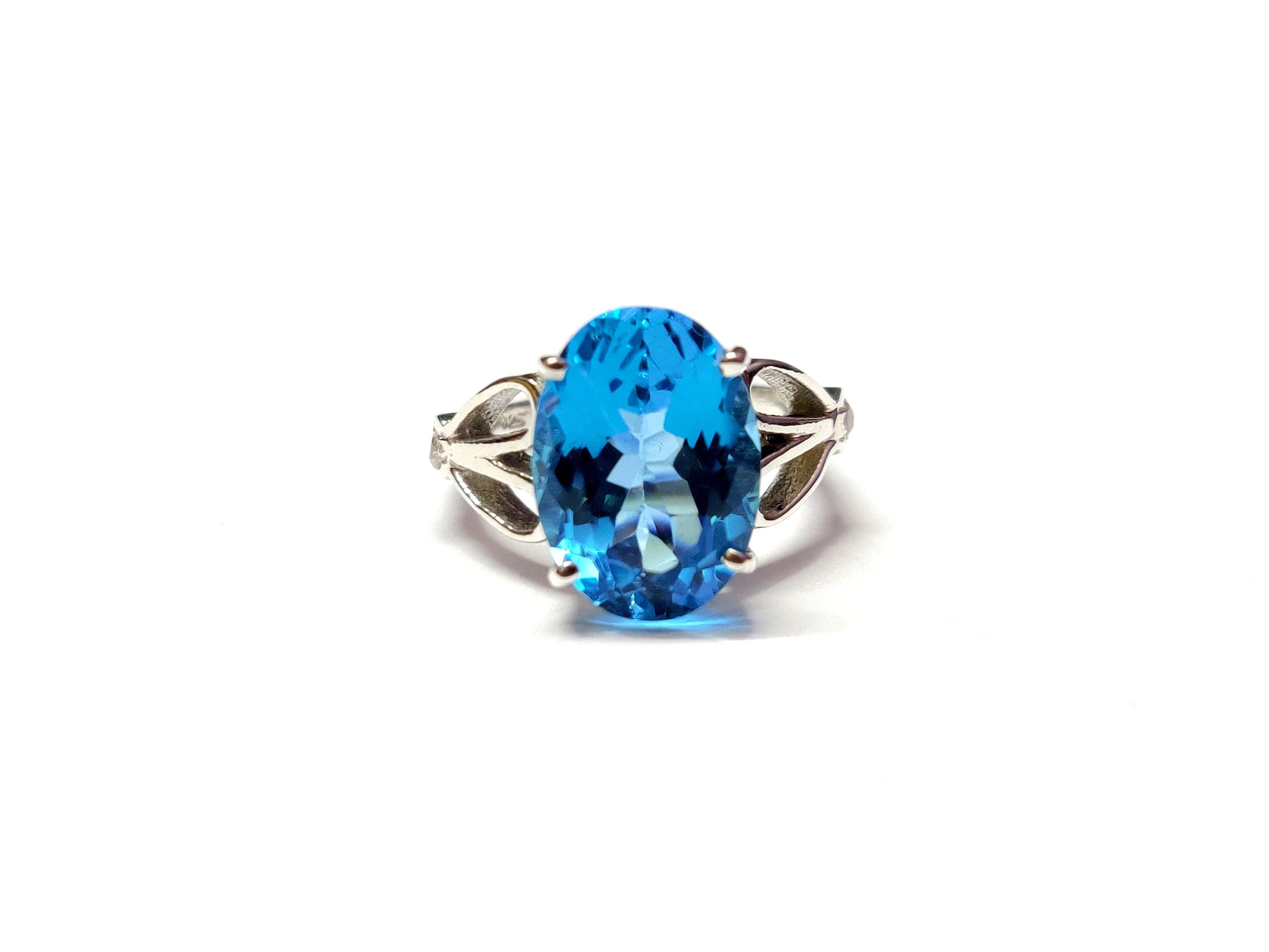 Swiss Blue Topaz Statement Ring 4.5 Ct Swiss Topaz Cocktail Ring Large Swiss Blue Topaz Ring AAA Swiss Blue Topaz Engagement Ring