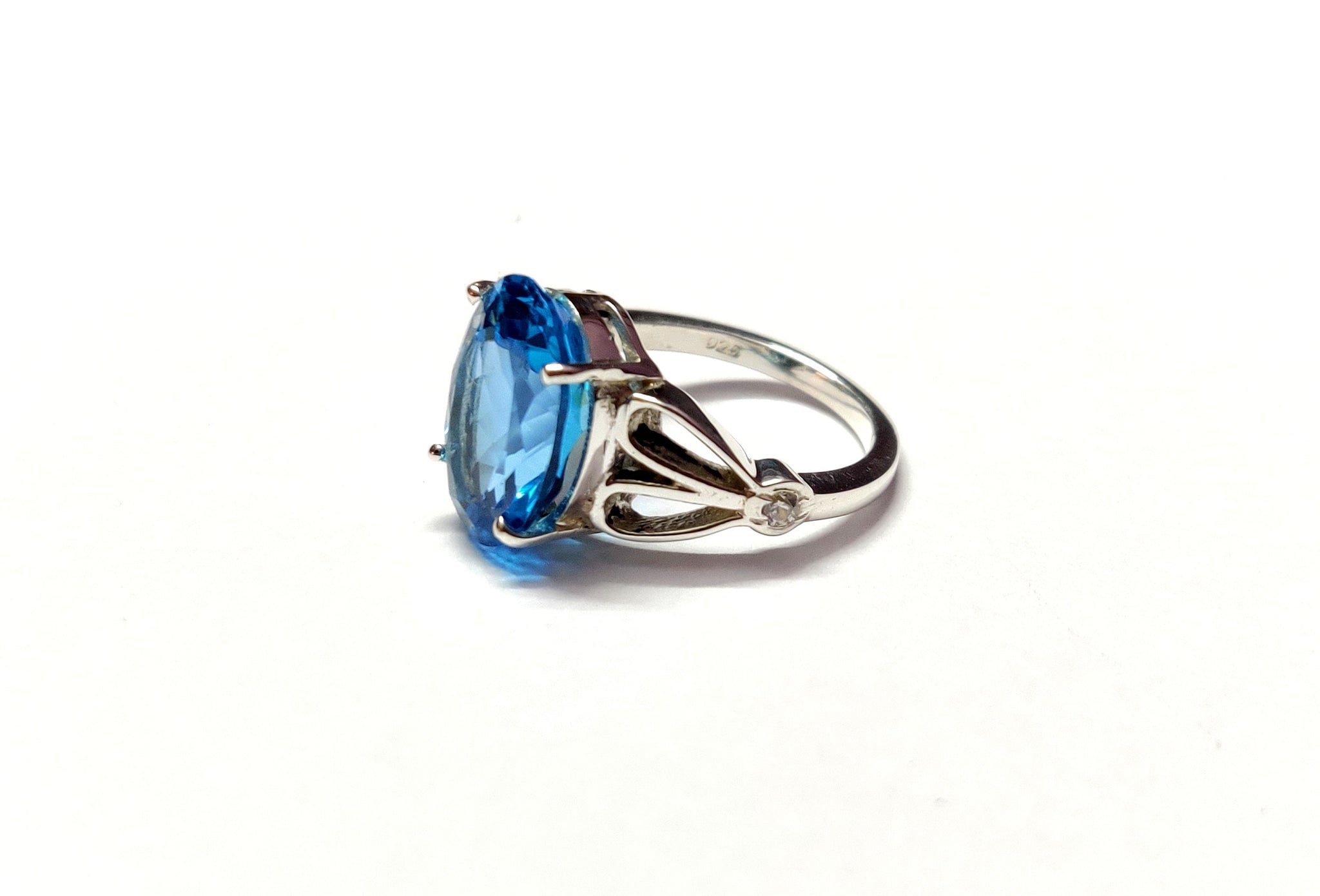 Swiss Blue Topaz Statement Ring 4.5 Ct Swiss Topaz Cocktail Ring Large Swiss Blue Topaz Ring AAA Swiss Blue Topaz Engagement Ring