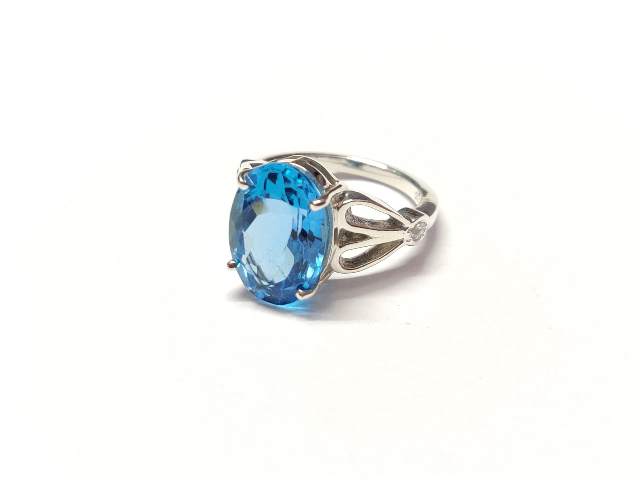 Swiss Blue Topaz Statement Ring 4.5 Ct Swiss Topaz Cocktail Ring Large Swiss Blue Topaz Ring AAA Swiss Blue Topaz Engagement Ring