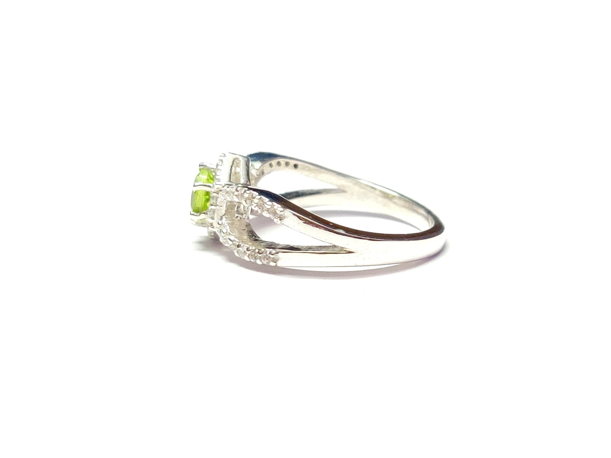 Peridot Engagement Ring Natural Peridot Solitaire Ring Green Peridot Anniversary Ring Peridot Promise Ring Peridot Birthstone Ring