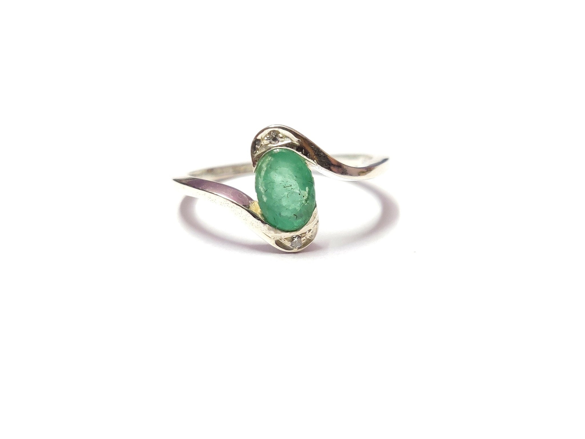 Silver Twist Emerald Birthstone Ring Designer Emerald Promise Ring May Birthstone Ring 1 Ct Emerald Ring Emerald Valentine Ring Emerald Band